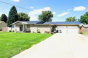 575 E Main St, Wellington, IL 60973 - Photo 2