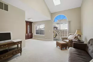 224 Woodstone Cir, Buffalo Grove, IL 60089 - Photo 2