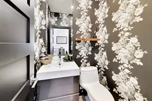 2326 W Erie St, Chicago, IL 60612 - Photo 8