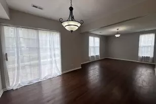 1071 Symphony Dr, Aurora, IL 60504 - Photo 8