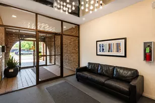 2005 Valencia Dr, Northbrook, IL 60062 - Photo 2