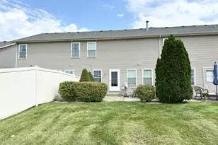 2083 Summerfield Ln, Bourbonnais, IL 60914 - Photo 10