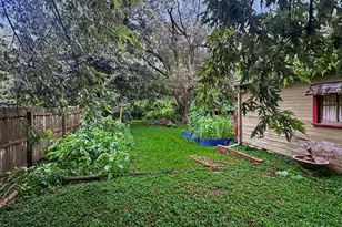 1508 N Linden St, Bloomington, IL 61701 - Photo 24