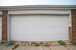 5805 W Eddy St, Chicago, IL 60634 - Photo 16
