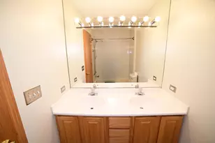 5805 W Eddy St, Chicago, IL 60634 - Photo 8