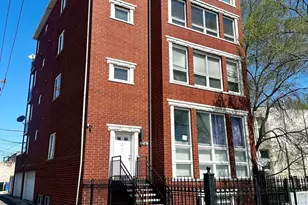214 E 37th St, Chicago, IL 60653 - Photo 1