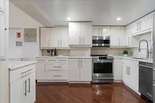 175 E Delaware Pl, Chicago, IL 60611 - Photo 12