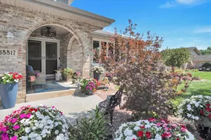 18817 Creekview Ln, Mokena, IL 60448 - Photo 2