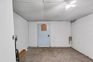 33 Delaware Ave, Danville, IL 61832 - Photo 20