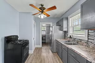 33 Delaware Ave, Danville, IL 61832 - Photo 10