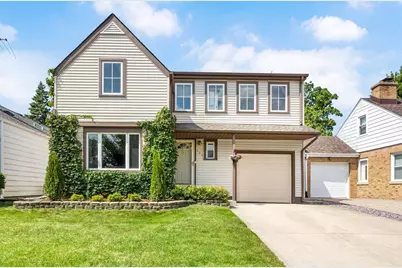 134 N 8th Avenue, Des Plaines, IL 60016 - Photo 1