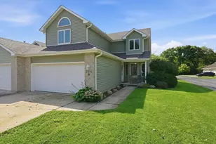 304 Grande Dr, Minooka, IL 60447 - Photo 2