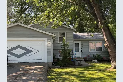2505 Magnolia Lane, Lindenhurst, IL 60046 - Photo 2