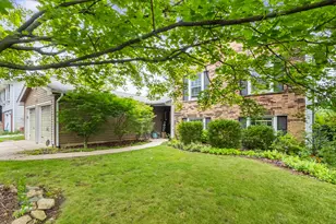148 Newport Dr, Bolingbrook, IL 60440 - Photo 2