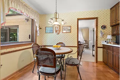 6733 N Navajo Avenue, Lincolnwood, IL 60712 - Photo 8