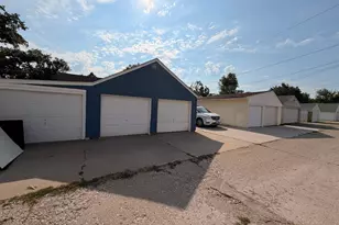 2010 46th St, Rock Island, IL 60201 - Photo 14