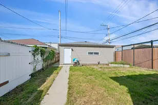2342 N Lowell Ave, Chicago, IL 60639 - Photo 14