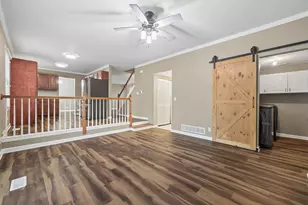 388 Woodhollow Ln, Bartlett, IL 60103 - Photo 10