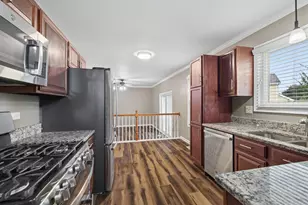 388 Woodhollow Ln, Bartlett, IL 60103 - Photo 6