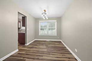 388 Woodhollow Ln, Bartlett, IL 60103 - Photo 4