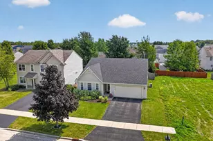 312 N Blue Jay St, Cortland, IL 60112 - Photo 28
