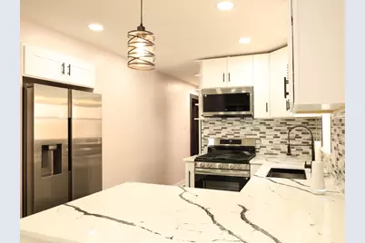 2115 W 68th Place, Chicago, IL 60636 - Photo 8