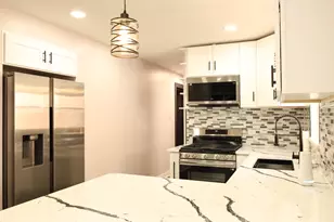 2115 W 68th Pl, Chicago, IL 60636 - Photo 8