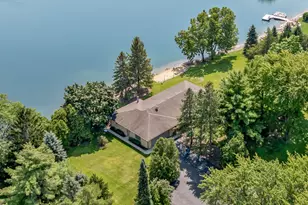 2720 N Bayview Ln, McHenry, IL 60051 - Photo 1