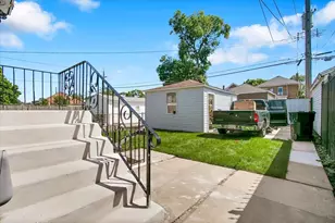 5729 S Campbell Ave, Chicago, IL 60629 - Photo 38