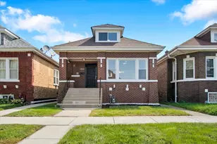 5729 S Campbell Ave, Chicago, IL 60629 - Photo 2
