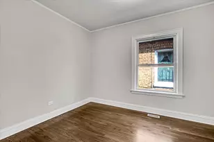 5729 S Campbell Ave, Chicago, IL 60629 - Photo 10