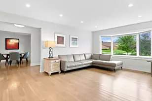 9S580 Clarendon Hills Rd, Willowbrook, IL 60527 - Photo 6