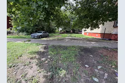8222 S Manistee Avenue, Chicago, IL 60617 - Photo 1