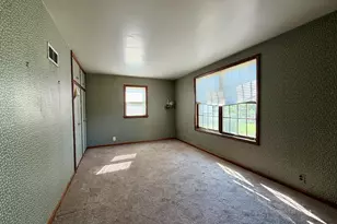 1150 E State St, Sycamore, IL 60178 - Photo 12