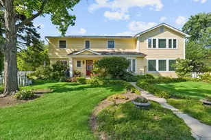 83 N Park Blvd, Glen Ellyn, IL 60137 - Photo 1