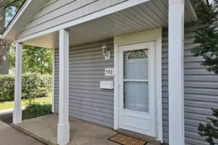 592 Lotus Ct, Wheeling, IL 60090 - Photo 2