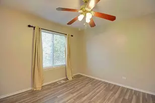 5946 Greenview Rd, Lisle, IL 60532 - Photo 8