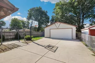 4039 W 90th Pl, Hometown, IL 60456 - Photo 14
