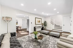 8826 S Jeffery Blvd, Chicago, IL 60617 - Photo 6