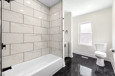 8826 S Jeffery Boulevard, Chicago, IL 60617 - Photo 16