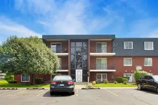 17005 Albany Ave, Hazel Crest, IL 60429 - Photo 4