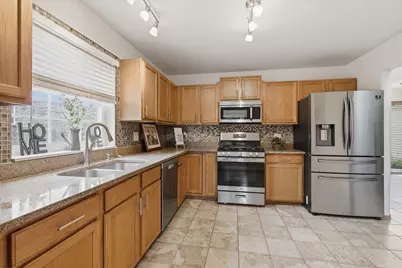 3318 Cottonwood Court, McHenry, IL 60051 - Photo 2