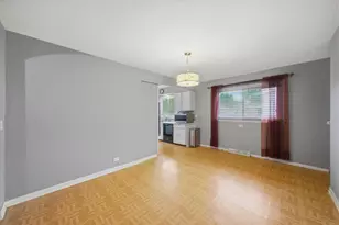 601 E Dogwood Ln, Mount Prospect, IL 60056 - Photo 12