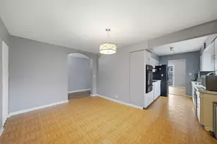 601 E Dogwood Ln, Mount Prospect, IL 60056 - Photo 10