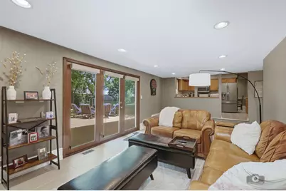 619 E Bauer Road, Naperville, IL 60563 - Photo 12