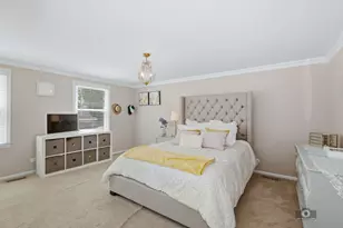 619 E Bauer Rd, Naperville, IL 60563 - Photo 14