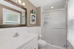 619 E Bauer Rd, Naperville, IL 60563 - Photo 16
