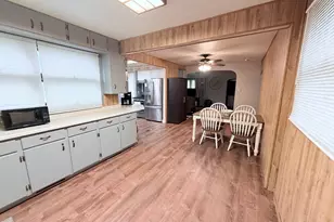 2224 Lawndale Ave, Rockford, IL 61103 - Photo 8