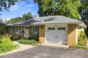 116 Sturtz St, Barrington, IL 60010 - Photo 2