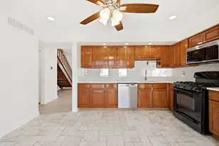 1320 Burns Dr, Elgin, IL 60120 - Photo 12